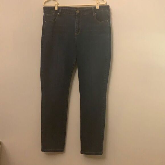 Buffalo David Bitton denim jeans. Mid rise super soft skinny. Size 14 Inseam 27” - Picture 1 of 7